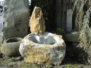 Brunnen Stein Naturstein Steinbrunnen Gartenbrunnen Steinmetz sterreich Vorarlberg