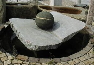 Brunnen Stein Naturstein Brunnenanlage Gartenbrunnen Steinmetz sterreich Vorarlberg