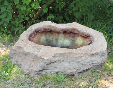 Vogeltrnke Stein-Brunnen Naturstein Gartenbrunnen Vorarlberg Lustenau 