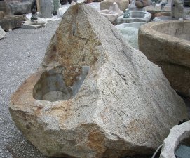 Felsenbrunnen Brunnen Stein Naturstein Gartenbrunnen Steinmetz sterreich Vorarlberg