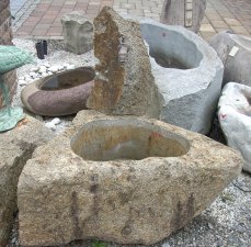 Brunnen Stein Naturstein Gartenbrunnen Wasserspiel Steinmetz Vorarlberg