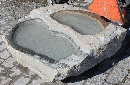 Brunnen Naturstein Doppelbecken Wasserspiel Vorarlberg Schweiz Feldkirch