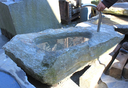 Brunnen Wasserspiel Vorarlberg Schweiz Naturstein Lustenau Dornbirn Bregenz Feldkirch Bludenz Vorarlberg Gartenbrunnen Wassereinlauf