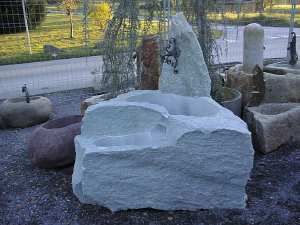 Brunnen Stein Naturstein Gartenbrunnen Steinmetz sterreich Vorarlberg