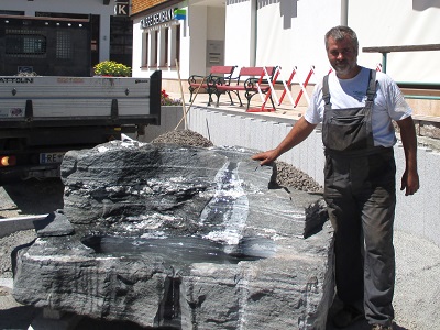 Steinmetz Vorarlberg Dorf-Brunnen Stein-Brunnen Gartenbrunnen Lustenau Dornbirn Bregenz Feldkirch Bludenz Steinmetz Lustenau Lech Feldkirch Tirol Schweiz Lech