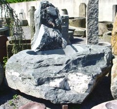 Brunnen Steinbrunnen Stein Naturstein Gartenbrunnen Steinmetz sterreich Vorarlberg