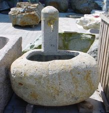 Brunnen Stein Findling Naturstein Gartenbrunnen Steinmetz sterreich Vorarlberg