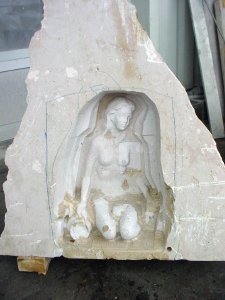 Skulptur aus Massivstein Wassereinlauf Stein Marmor 