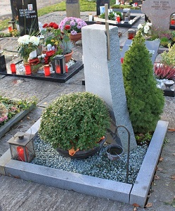 Urnengrab Urnengrabstein Grabstein Einfassung Grabeinfassung Steinmetz Lustena